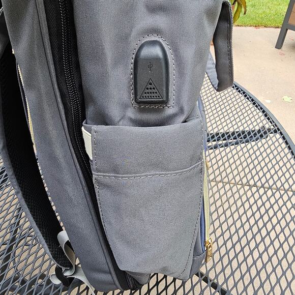 Mama Glamour Convertable Diaper Bag Waterproof Backpack with Charger - Picture 9 of 15